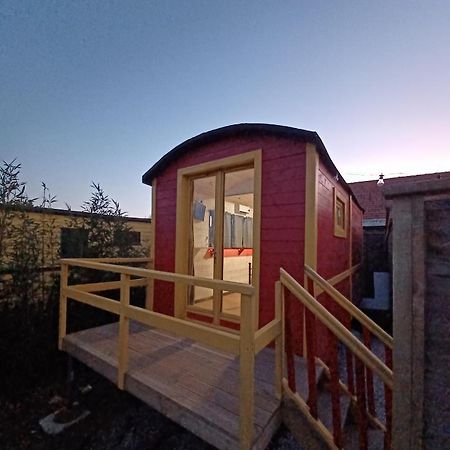Roulotte Et Sauna De Tonton Bouvy Au Domaine Du Reuze Winnezeele Bagian luar foto