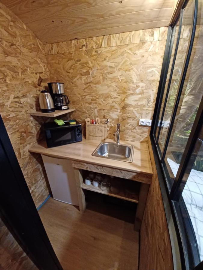 Roulotte Et Sauna De Tonton Bouvy Au Domaine Du Reuze Winnezeele Bagian luar foto